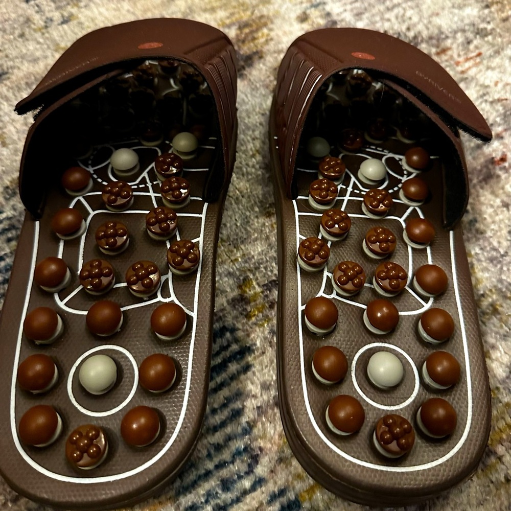 Acupressure Slippers / Sliders - Picture 4 of 6